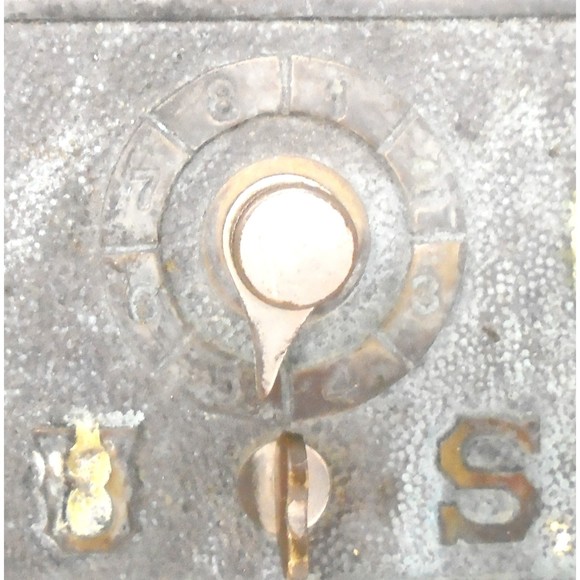 Vintage 1900's Antique Brass US Post Office Mailbox Door - Picture 4 of 8